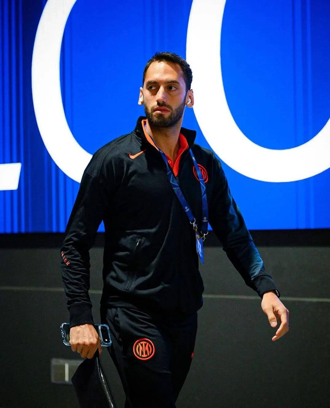 九游体育-今晚国王杯传出新动向；国际米兰回应争议；管理层表态：引发热议；资深球员宣示担当的简单介绍-九游体育